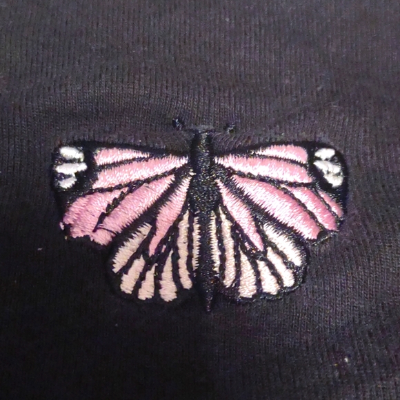 Divided small black cropped t-shirt - Picture 2 of 4